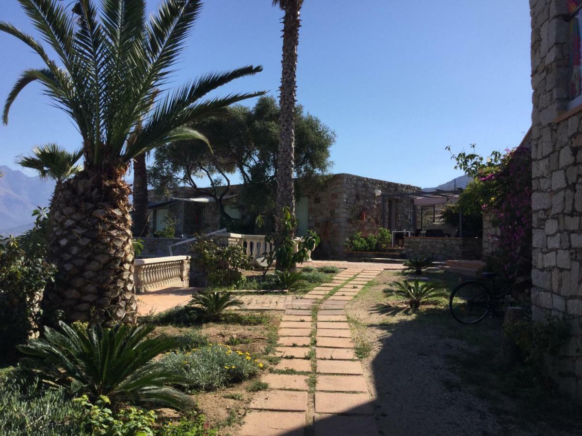 Villa U Mulinu Калви Екстериор снимка
